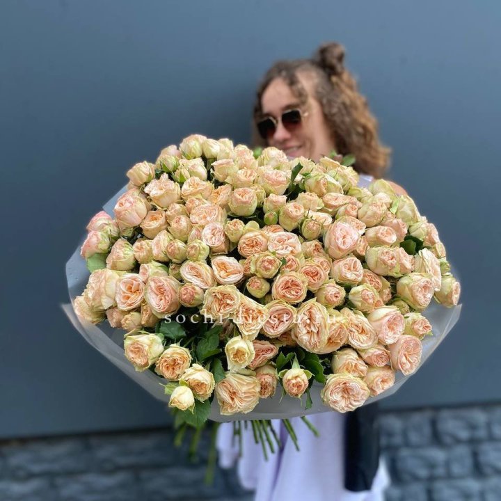 51 пионовидная роза в Барнауле