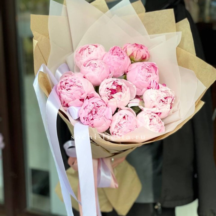 11 пионов в оформлении в Барнауле