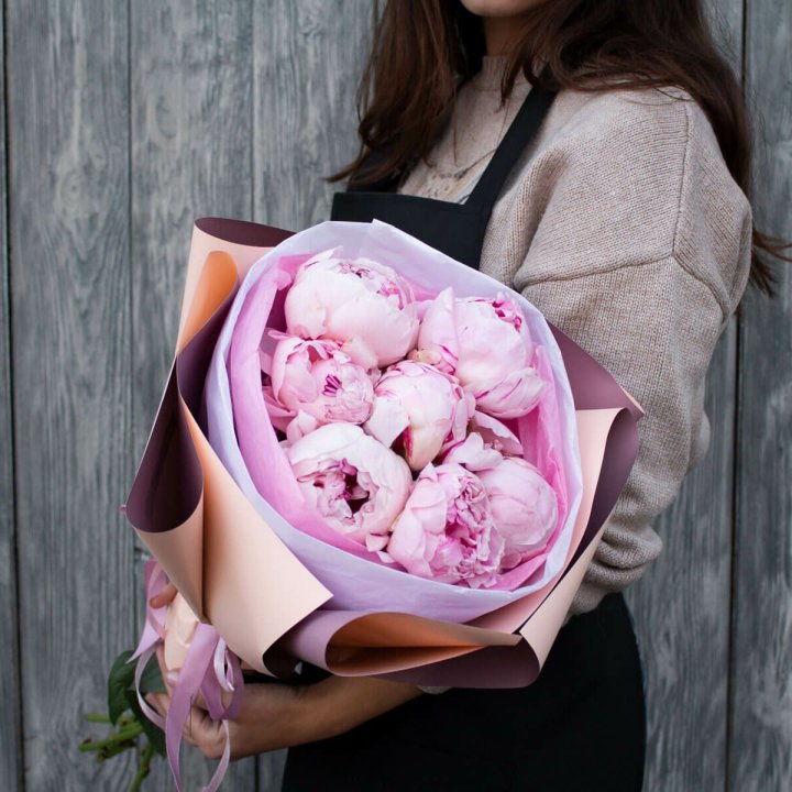 7 зефирных пионов в оформлении в Барнауле