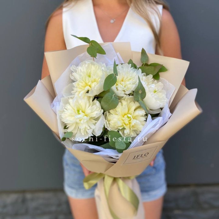  Букет белых пионов в Барнауле