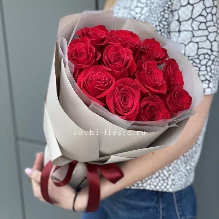 Букет красных роз "Рози" в Барнауле