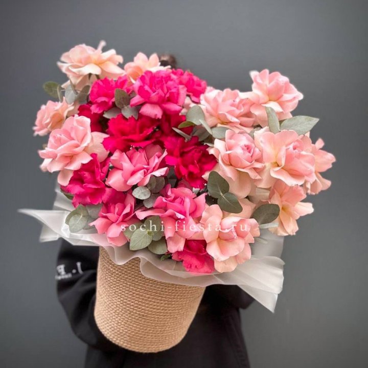 23 Французские розы Микс в боксе в Барнауле