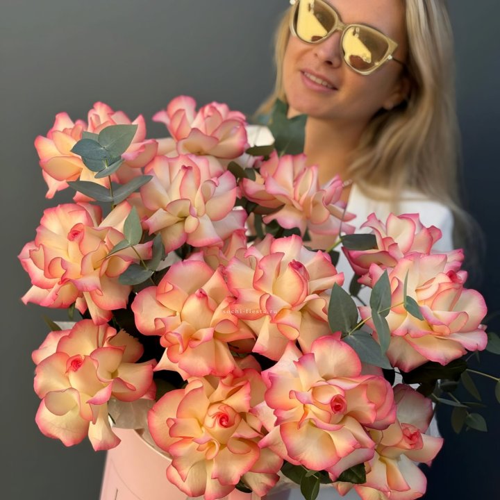 15 французских  роз Джумилия в боксе в Барнауле