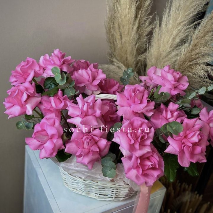 25 роз в цветочной корзине Пинк в Барнауле