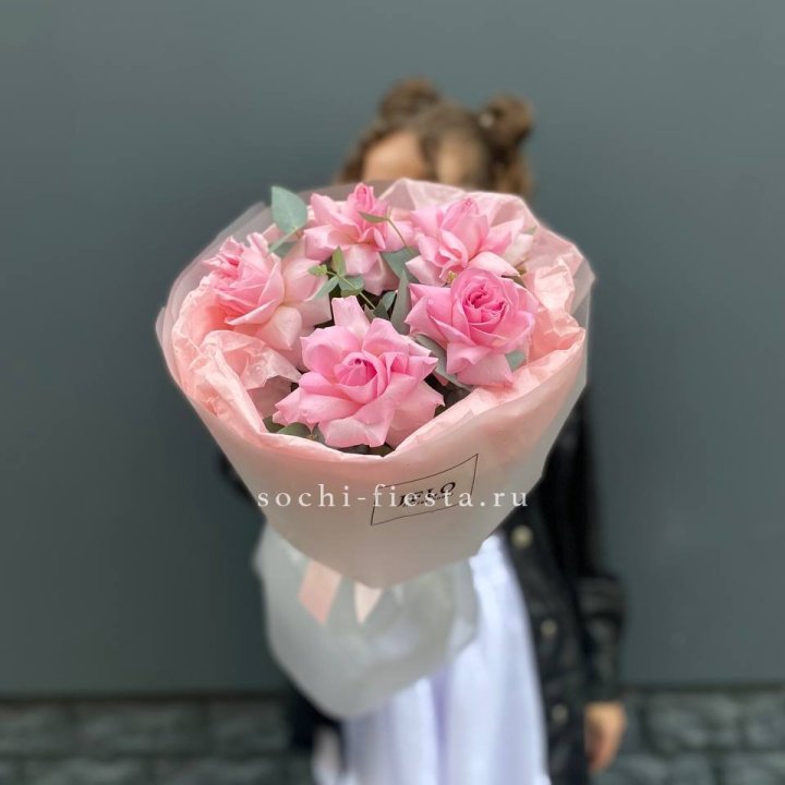 5 французских розовых роз  в Барнауле
