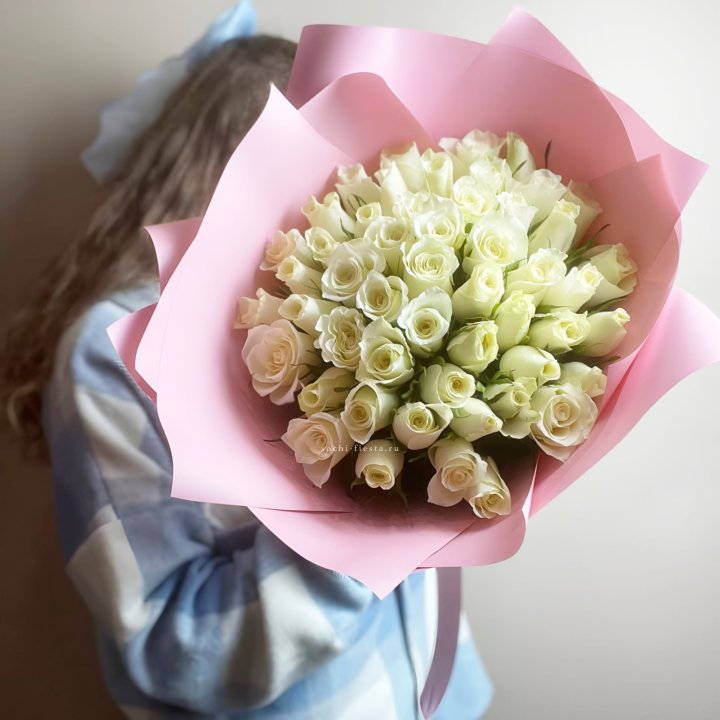 Букет из 51 белой розы (Кения) в Барнауле
