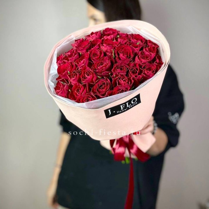 35 кенийских роз в Барнауле