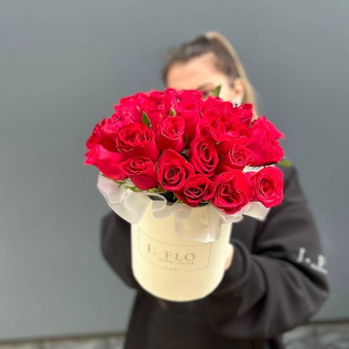 27 кенийских роз в боксе в Барнауле