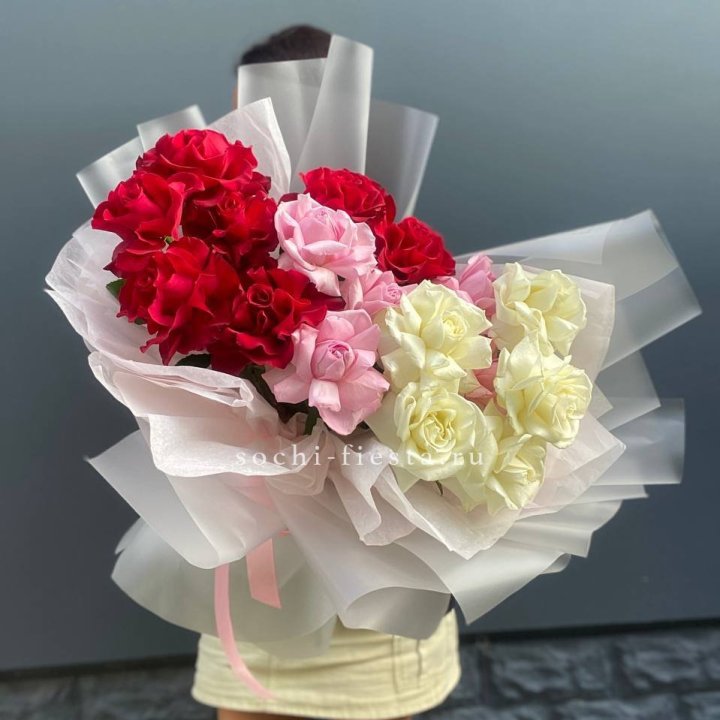 Микс из 17 роз в Барнауле