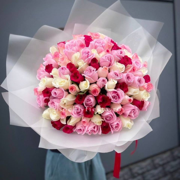 101 разноцветная роза "Карусель" в Барнауле