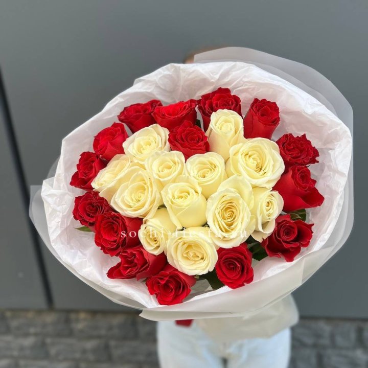 27 роз микс в Барнауле