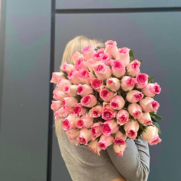 51 розовая роза в Барнауле