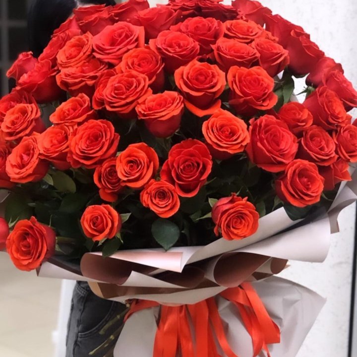 Букет высоких эквадорских роз  в Барнауле