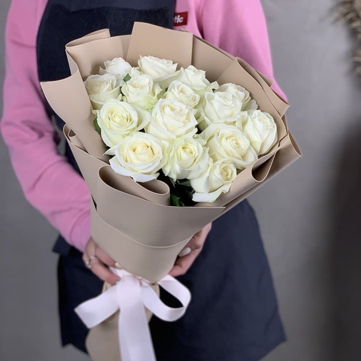 15 белых роз миракли в Барнауле