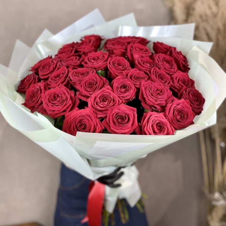 37 красных роз в Барнауле