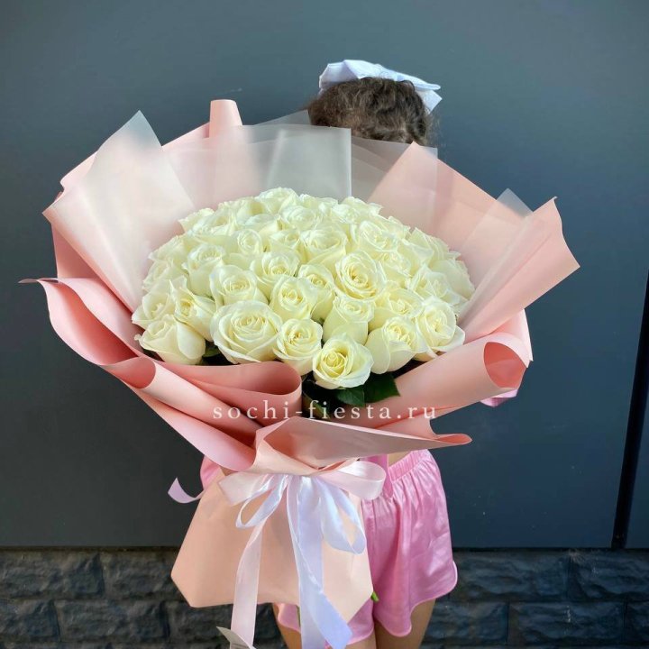 35 белых роз в Барнауле
