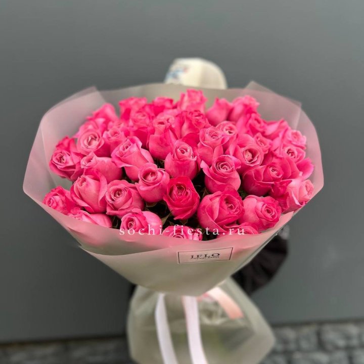 Роза малиновая в Барнауле