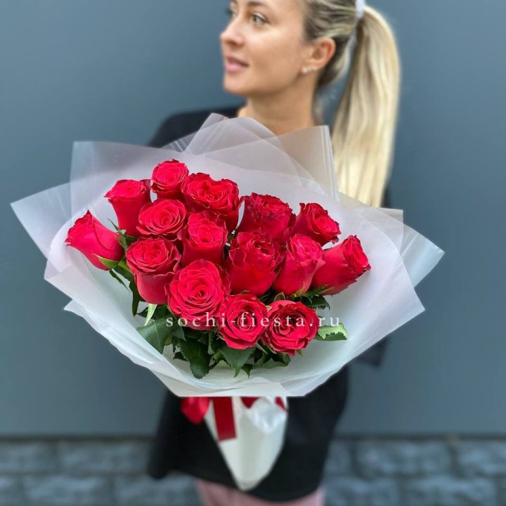 Букет из 15 красных роз  в Барнауле