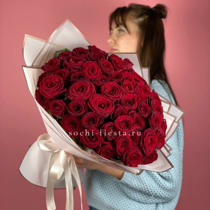 51 красная роза "Лавели" в Барнауле