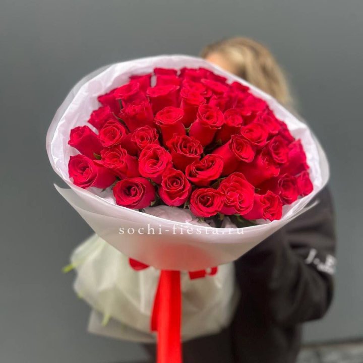 55 красных роз "Амелия" в Барнауле