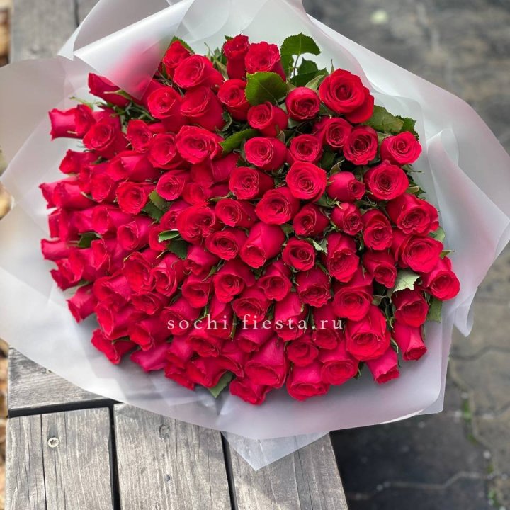 101 красная роза Лолита в Барнауле