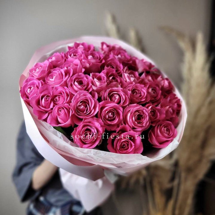 35 розовых роз  в Барнауле