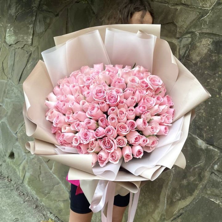 101 нежно-розовая роза Каролина  в Барнауле