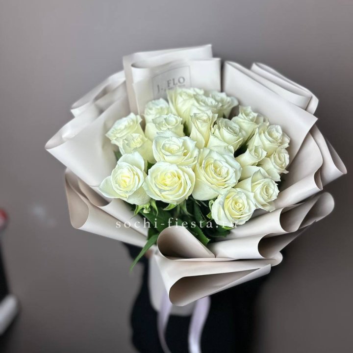 19 белых роз  в Барнауле