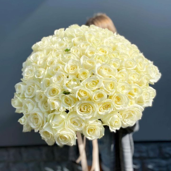 Букет  из 101 белой розы  в Барнауле
