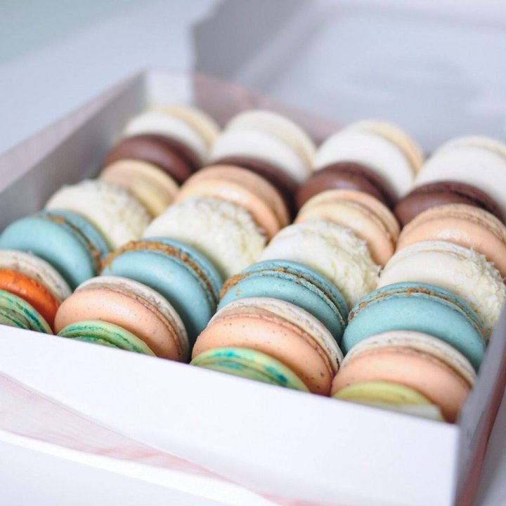 Коробка макаронс 25 шт. в Барнауле