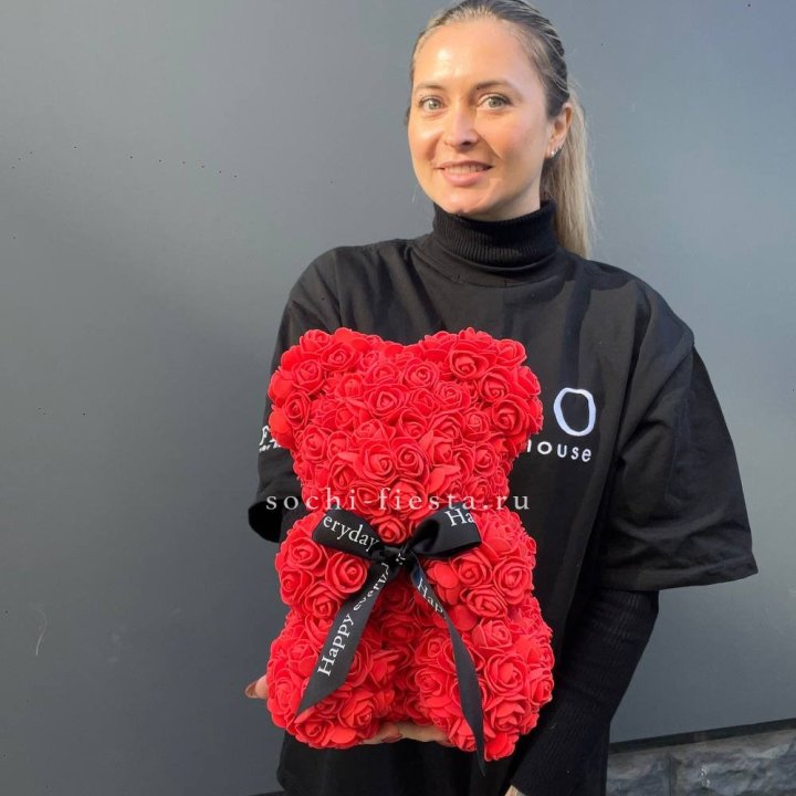 Медведь из роз красный в Барнауле