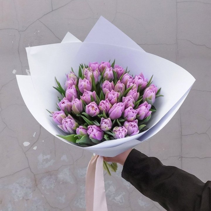 35 сиреневых тюльпанов в Барнауле