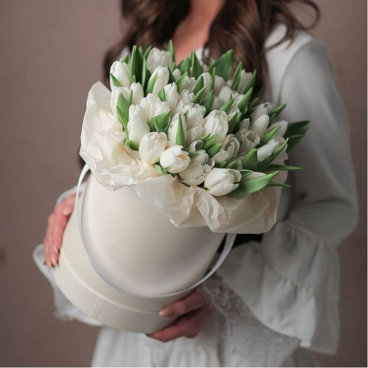 Тюльпаны в цилиндре  в Барнауле