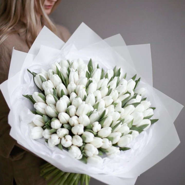 101 белый тюльпан в Барнауле
